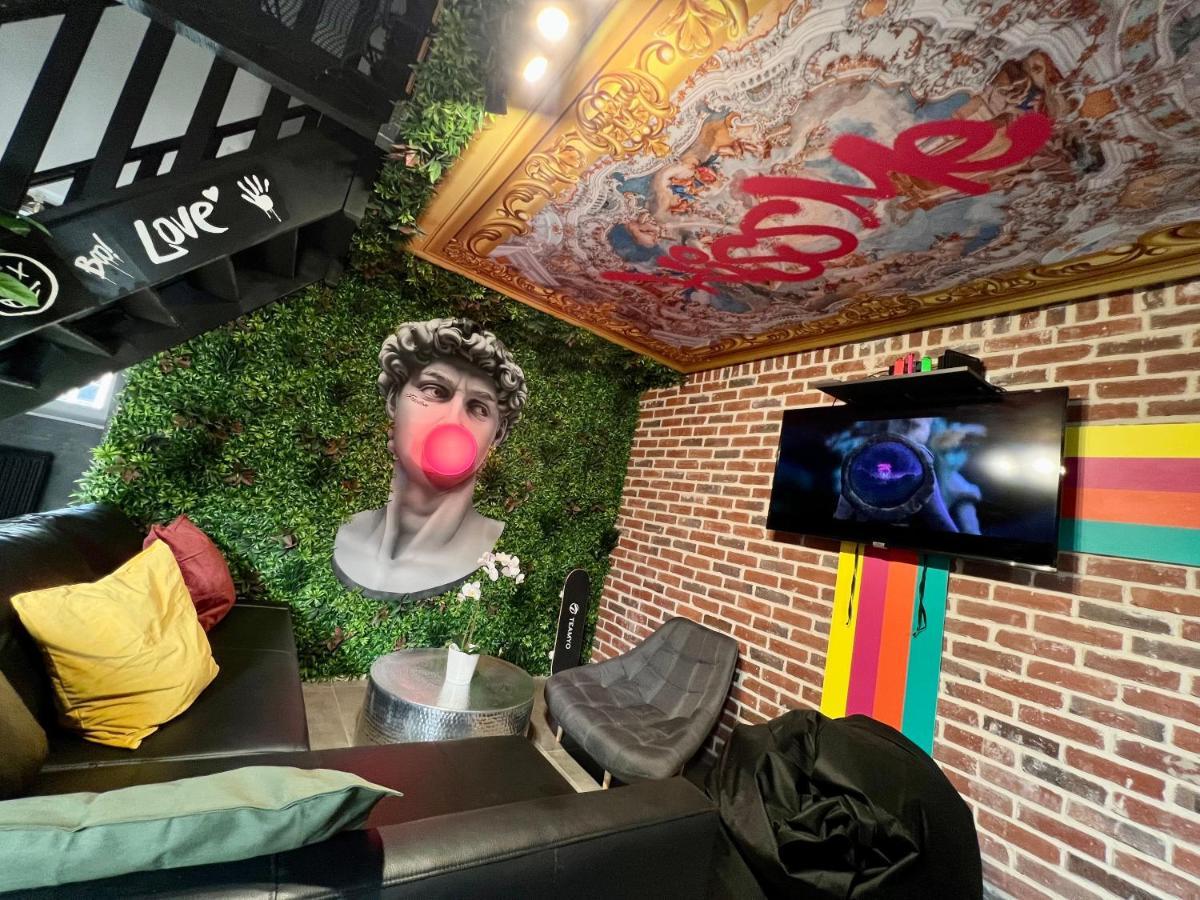 Capsule Art Deco - Jacuzzi - Netflix - Home Cinema - Arcade De Jeux & Nintendo Switch - 2 Chambres - Filet Suspendu Valenciennes Zewnętrze zdjęcie