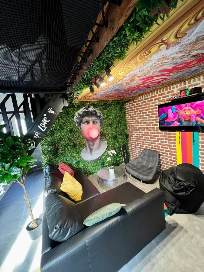 Capsule Art Deco - Jacuzzi - Netflix - Home Cinema - Arcade De Jeux & Nintendo Switch - 2 Chambres - Filet Suspendu Valenciennes Zewnętrze zdjęcie