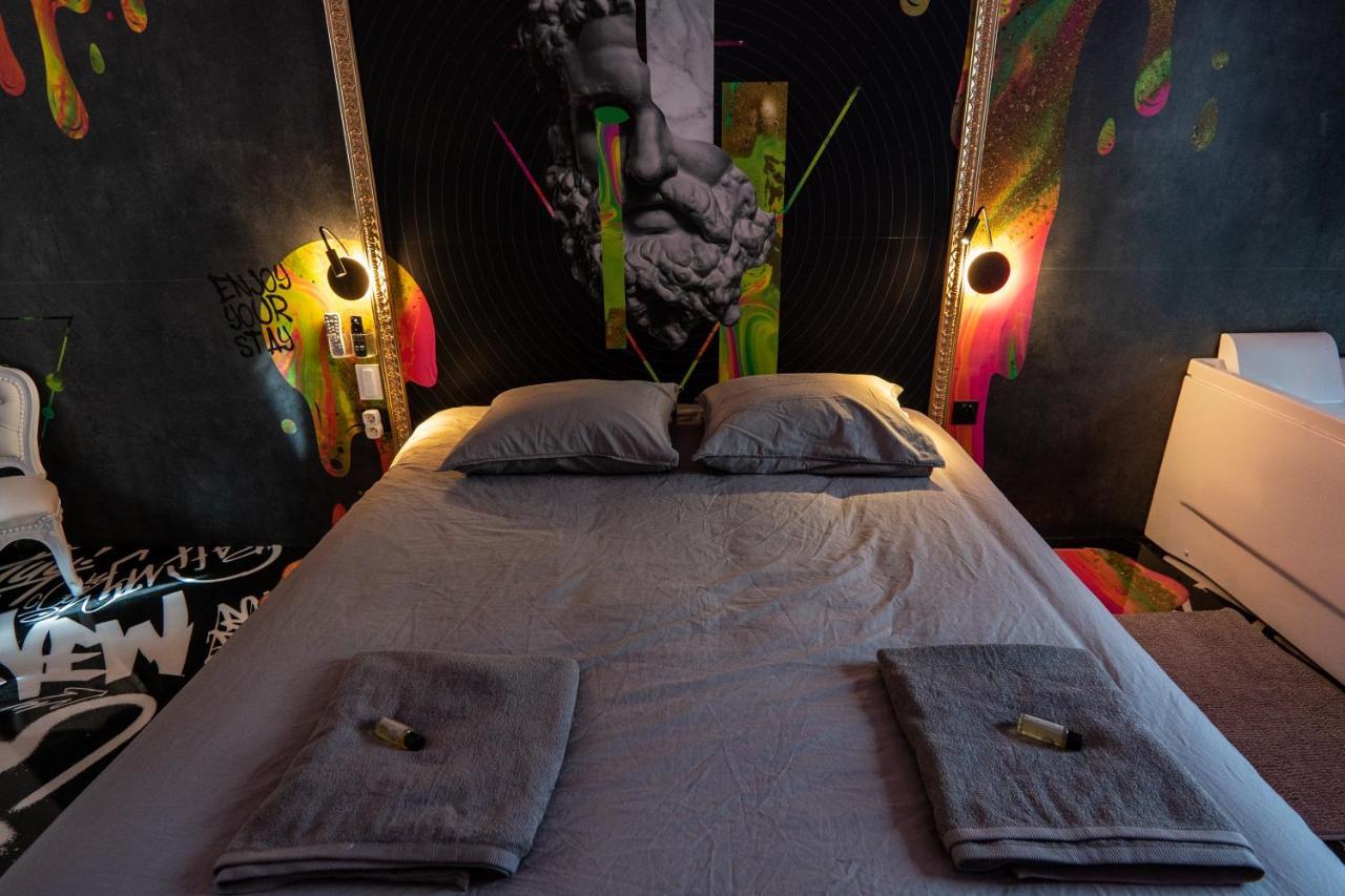 Capsule Art Deco - Jacuzzi - Netflix - Home Cinema - Arcade De Jeux & Nintendo Switch - 2 Chambres - Filet Suspendu Valenciennes Zewnętrze zdjęcie