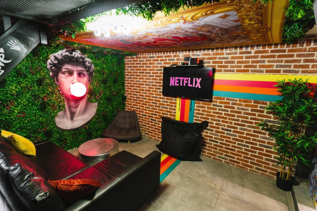 Capsule Art Deco - Jacuzzi - Netflix - Home Cinema - Arcade De Jeux & Nintendo Switch - 2 Chambres - Filet Suspendu Valenciennes Zewnętrze zdjęcie
